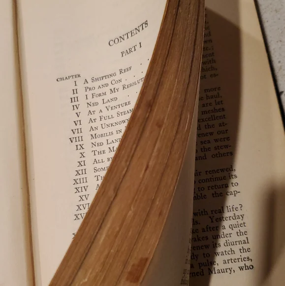 Vintage Blue '20,000 Leagues Under the Sea' Book - Picture 3 of 6